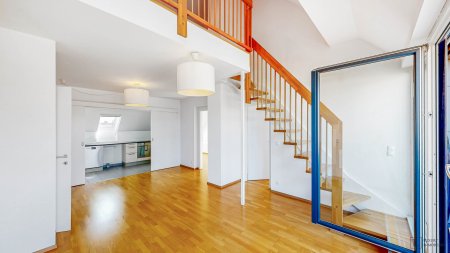 Helles Loft mit Dachterrasse im Herzen von Groß-Enzersdorf