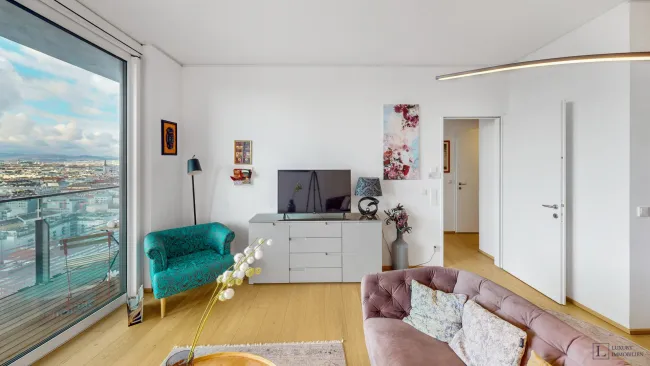 Vollmöblierte 2-Zimmer-Wohnung im „TrIIIple“ mit Loggia - Bild