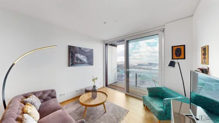 Vollmöblierte 2-Zimmer-Wohnung im „TrIIIple“ mit Loggia