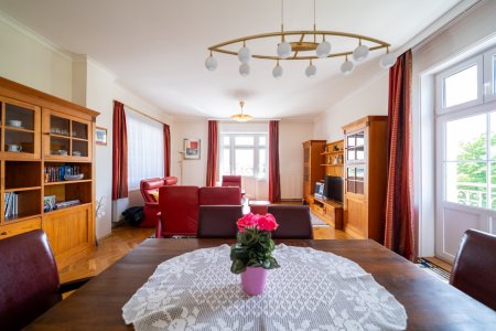 Baden: Stilvolle Wohnung mit viel Flair, 2 Balkone, in vorteilhafter Lage