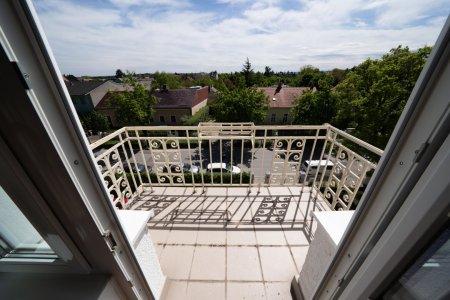 Baden: Stilvolle Wohnung mit viel Flair, 2 Balkone, in vorteilhafter Lage
