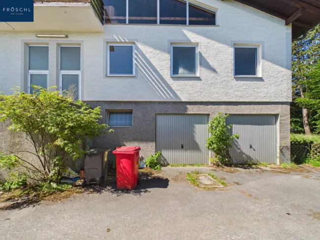 Ansicht der Garageneinfahrten