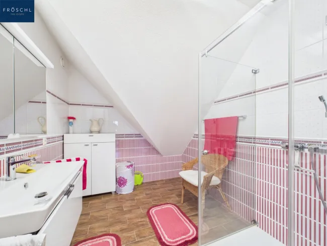 Badezimmer im DG