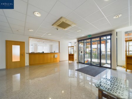 Schlüsselfertige Gewerbeliegenschaft · 9.761 m² · € 3,00/m² · Sofortbezug