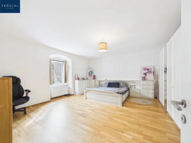 T11 - Wohn- u. Schlafzimmer - Pic 2