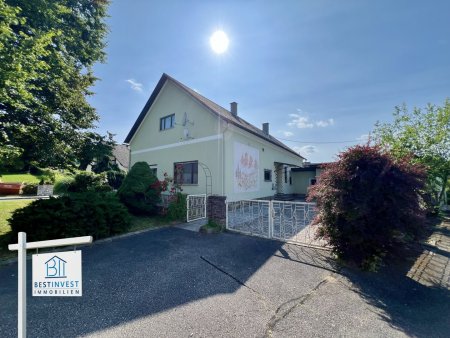 Idyllische Dorfruhelage - wohnen und genießen