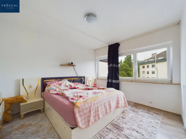 Schlafzimmer 1