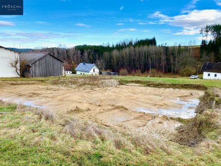 Besonderes Baugrundstück in Uttissenbach bei Zwettl - 4.519 ² Grundstücksfläche im Grünen