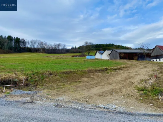 Besonderes Baugrundstück in Uttissenbach bei Zwettl - 4.519 ² Grundstücksfläche im Grünen - Bild