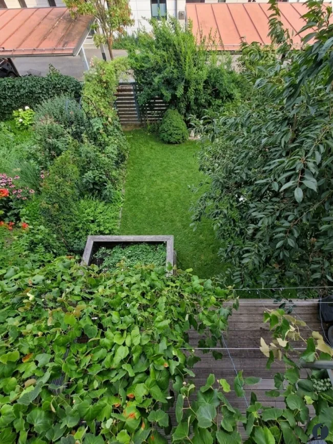 Blick in den Garten vom Zimmer 2