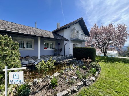 Idyllische Ruhelage mit Traumaussicht & Pool - interessant für Bauträger ( 1.300 m² Bauland)