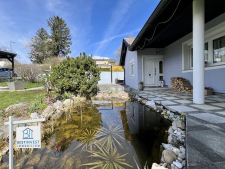 Idyllische Ruhelage mit Traumaussicht & Pool - interessant für Bauträger ( 1.300 m² Bauland)