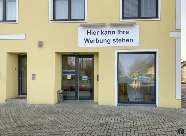 Portal mit Eingang