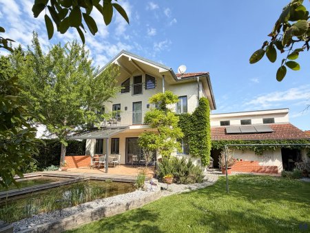 Hausansicht vom Garten aus