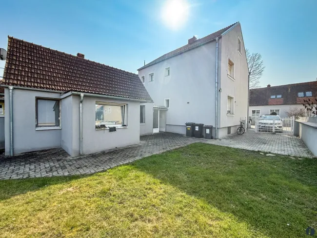 Außenansicht von der Straße aus