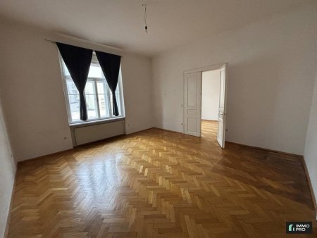 4-Zimmer Wohnung mit Einbauküche im Stadtzentrum zu vermieten