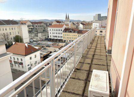 HELLE PÄRCHENWOHNUNG MIT FERNBLICK BEI U1