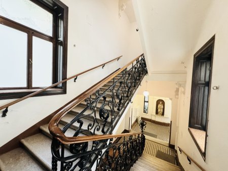 EXKLUSIVE ALTBAUWOHNUNG MIT BALKON UND MODERNEM WOHNKOMFORT