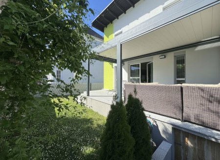 IHR ZUHAUSE IM GRÜNEN – MODERNES ECKREIHENHAUS MIT ZEITGEMÄSSER HEIZ- UND LÜFTUNGSTECHNIK