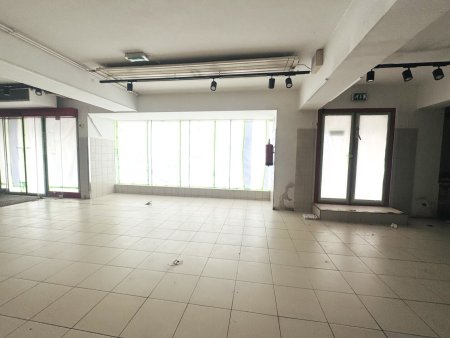 GEWERBEFLÄCHE - PRAXISRÄUMLICHKEITEN - COWORKING SPACE - AUSSTELLUNGSFLÄCHE