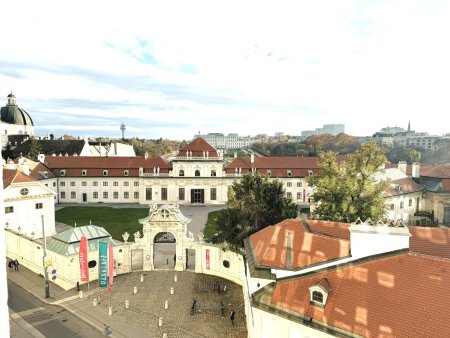 MODERNE, LICHTDURCHFLUTETE BÜRORÄUMLICHKEITEN MIT TRAUMHAFTEM AUSBLICK