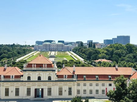 MODERNE, LICHTDURCHFLUTETE BÜRORÄUMLICHKEITEN MIT TRAUMHAFTEM AUSBLICK