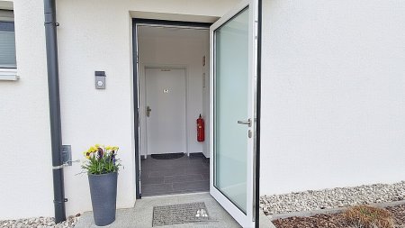DEIN ZUHAUSE - Sommerfrische am Traunsee ganz nah? Neuwertige Gartenwohnung in Ruhelage mit Traunsteinblick
