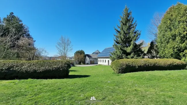 DEIN ZUHAUSE - Ein-/Zweifamilienhaus mit extra großem Grundstück in zentraler Lage in Vorchdorf - Titelbild
