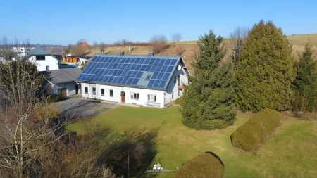 DEIN ZUHAUSE - Ein-/Zweifamilienhaus mit extra großem Grundstück in zentraler Lage in Vorchdorf