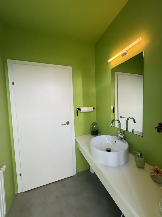 WC-Anlage im Innenhof (2 Toiletten)