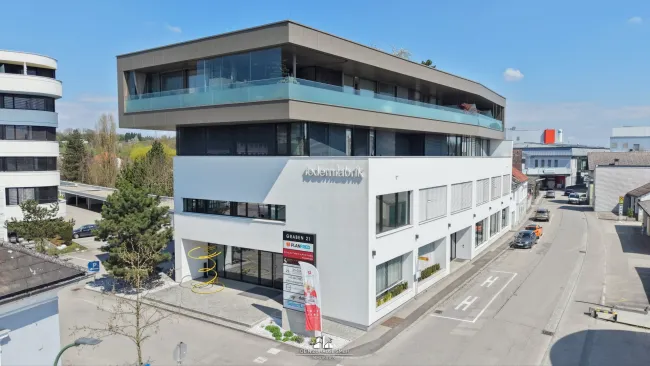DEIN ZUHAUSE präsentiert: Modernes Büro ~54m² in Zentrum von Schwanenstadt - Bild