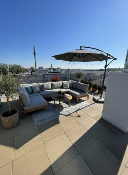PROVISIONSFREI!!! Wunderschöne geräumige Dachterrassenwohnung mit super Ausblick auf Wiener Neustadt