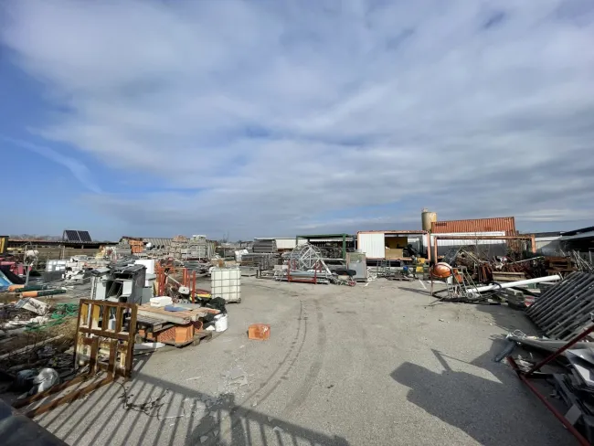 Vielseitig nutzbarer Lager- und Stellplatz ca. 800m² auf Industrieareal zu vermieten (FS Platz) - Bild
